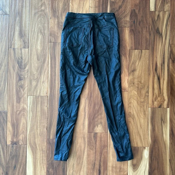 PrettyLittleThing Black Faux Leather with Silver Zipper Skinny Pants size 4 - Picture 3 of 5